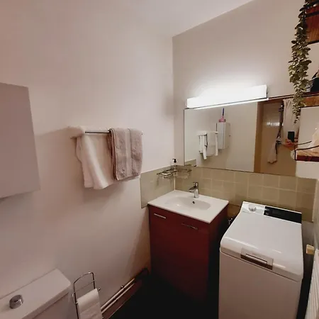 Bright And Warm Studio In 13ᵉ Appartement